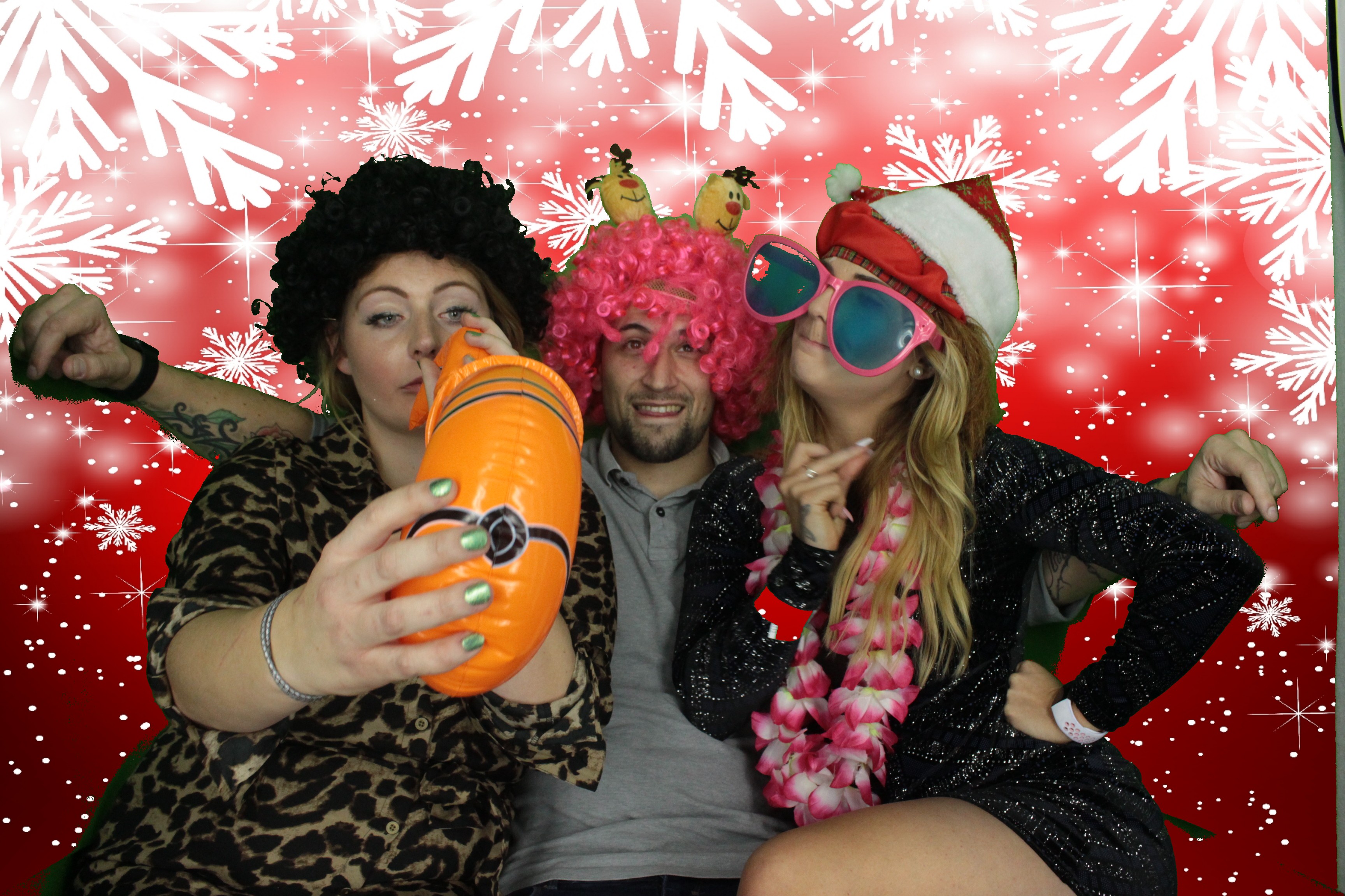 One Line Christmas Party | View more photos from the event at gallery.myphotoboothexperience.co.uk/u/MyPhotoBoothExperienceLtd/One-Line-Christmas-Party